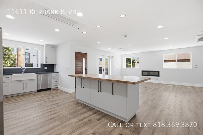 Building Photo - 11611 Burbank Blvd