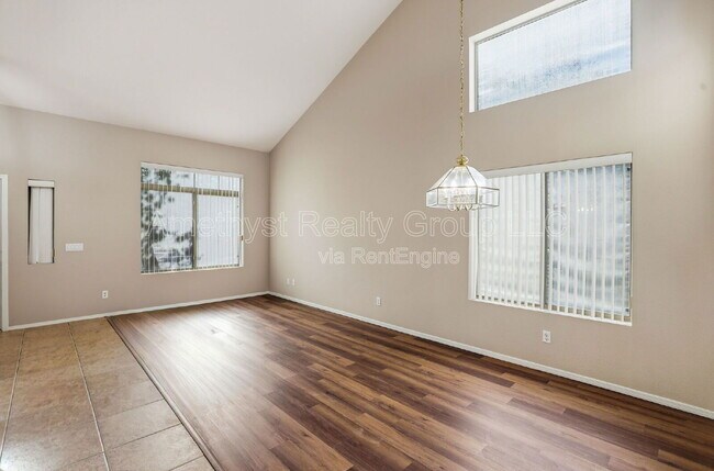 Building Photo - 3722 N 105th Dr