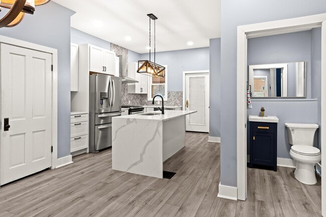 Building Photo - 640 Neil Ave