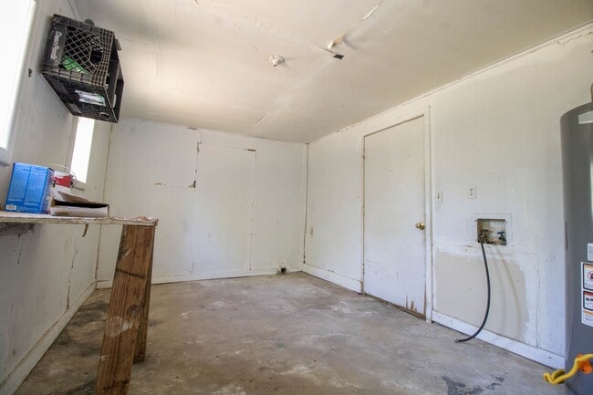 Building Photo - 5822 Branch Valley Dr