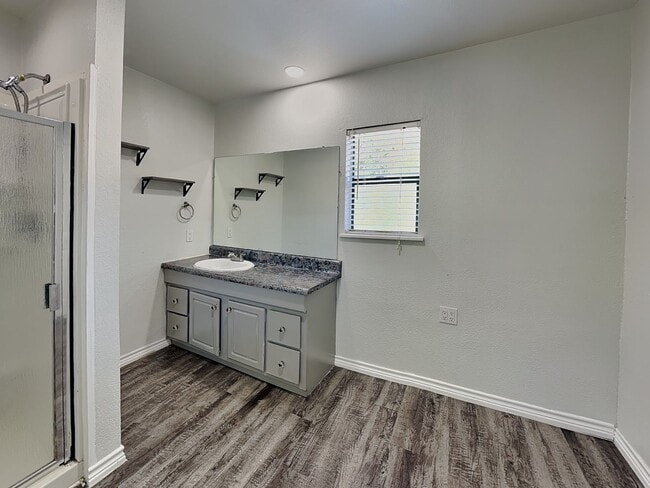 Building Photo - Private Back Unit Living with a Touch of Country Charm!
