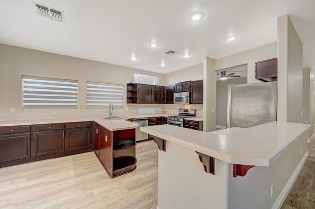 Building Photo - Marvelous Single Story, 3 Bedroom Home with NO HOA!