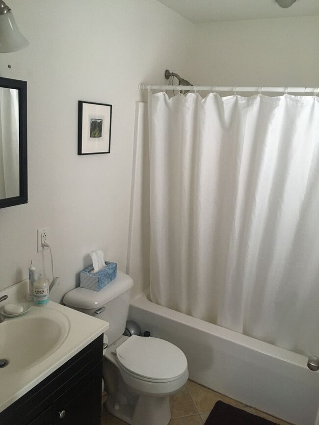 Building Photo - 205-207 N. Ingersoll Street