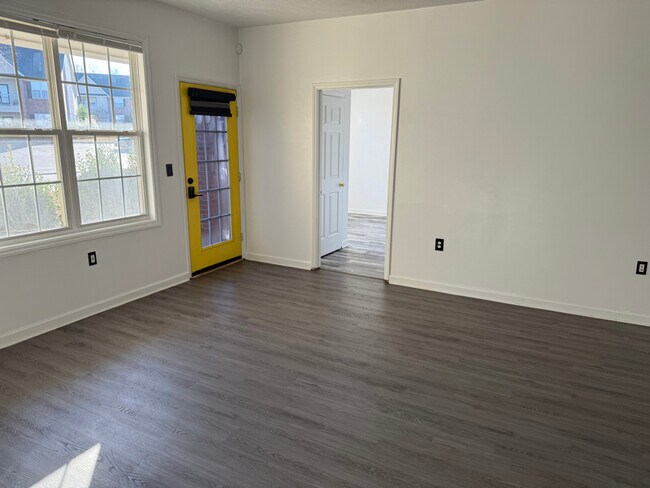 Building Photo - 3110 Daylilly Dr