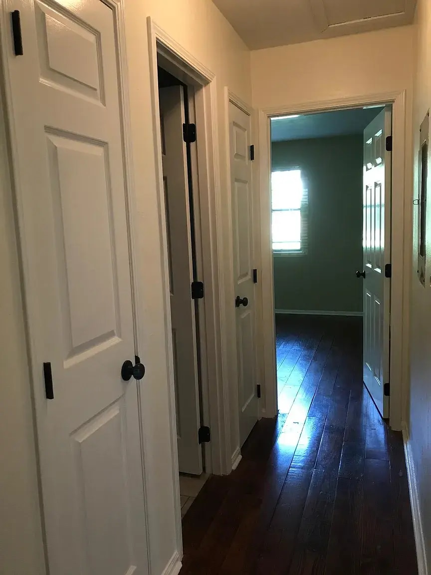 hallway leading to 2nd bedroom - 1916 Hidden Valley