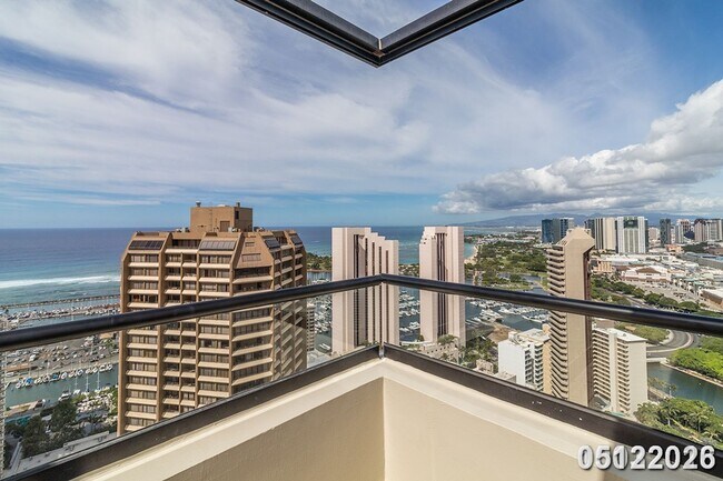 Building Photo - The Windsor, 1bd, 1.5ba, 1prking, Must See, Avail today!