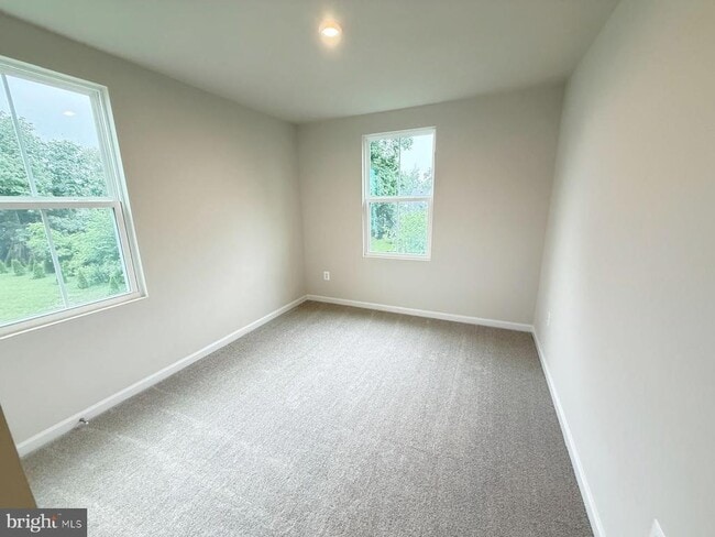 Building Photo - 613 Laurelwood Dr