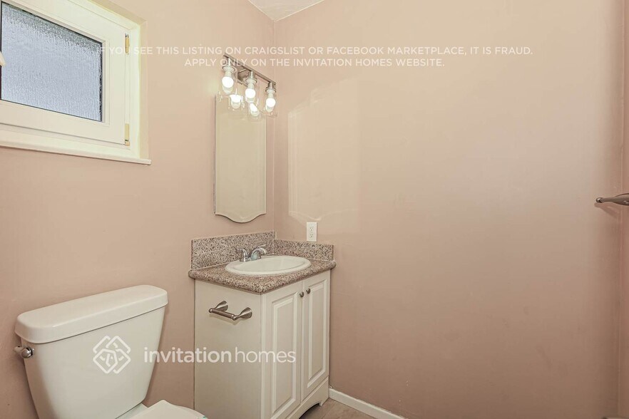 Building Photo - 6602 Montclair Dr