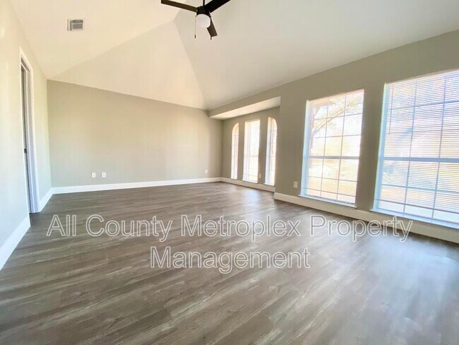 Building Photo - 3714 Catalina St