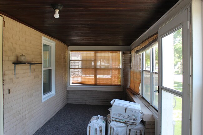 Building Photo - 225 Garfield Ave SW