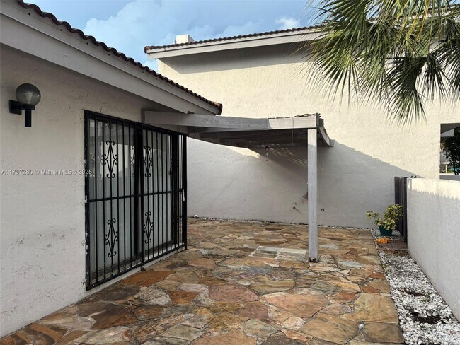 Building Photo - 744 NW 106th Ave