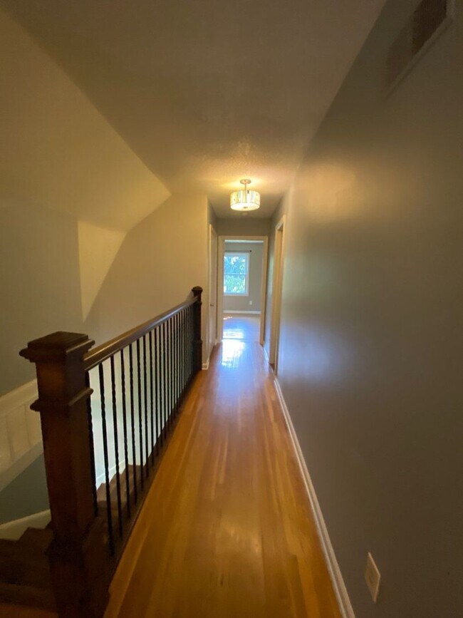 Building Photo - 7076 Wickshire Cove W