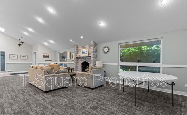 Building Photo - 14200 NE 171st St