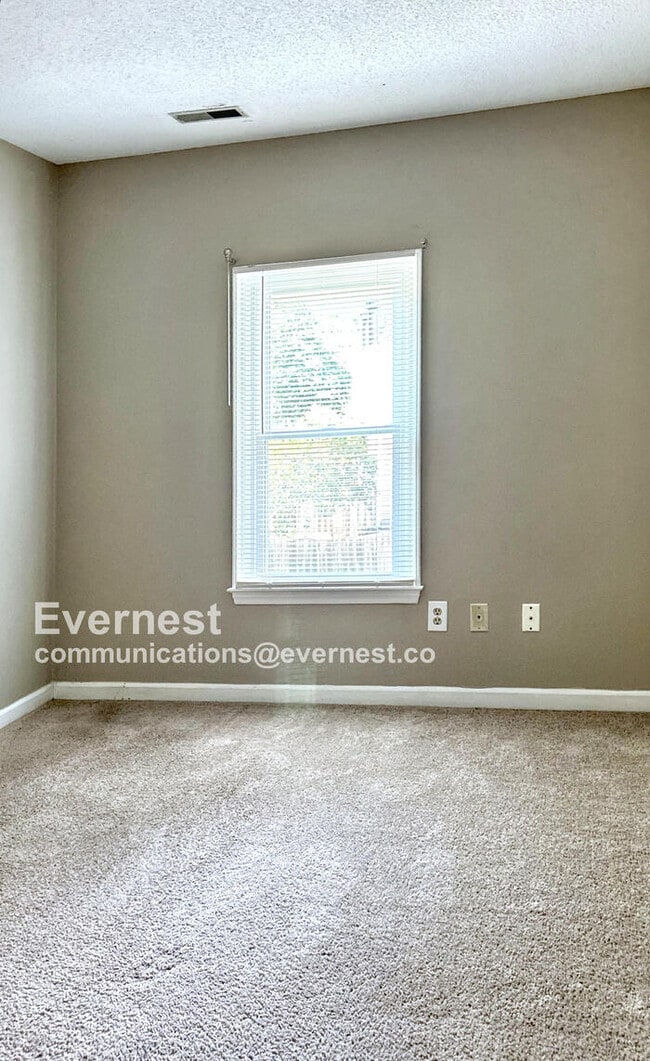 Building Photo - 1524 Township Cir