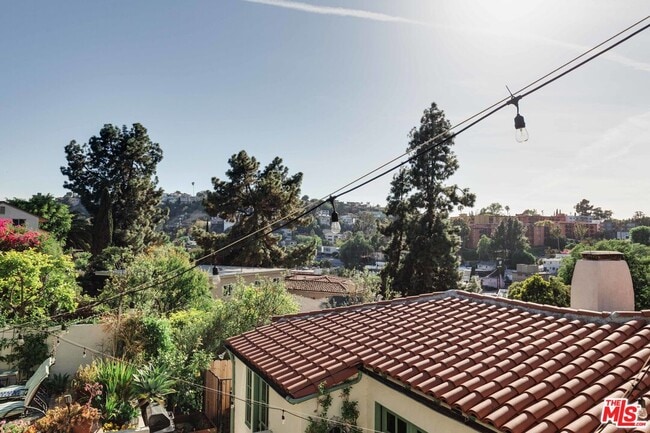 Building Photo - 3024 Angus St