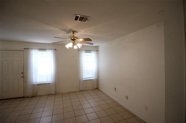 Building Photo - 9702 Nightjar Dr