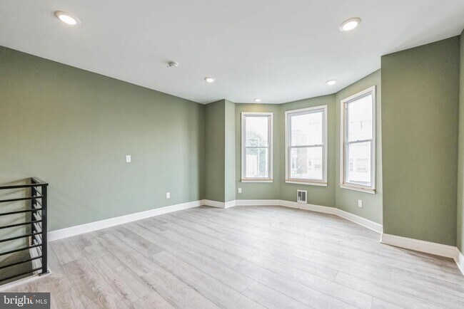 Building Photo - 2824 N 22nd St