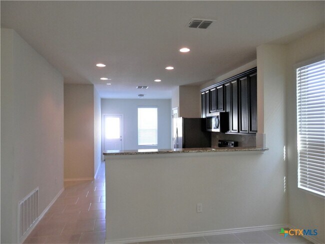 Building Photo - 334 Mistflower