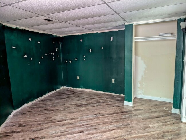 Building Photo - 12433 Cree Ln