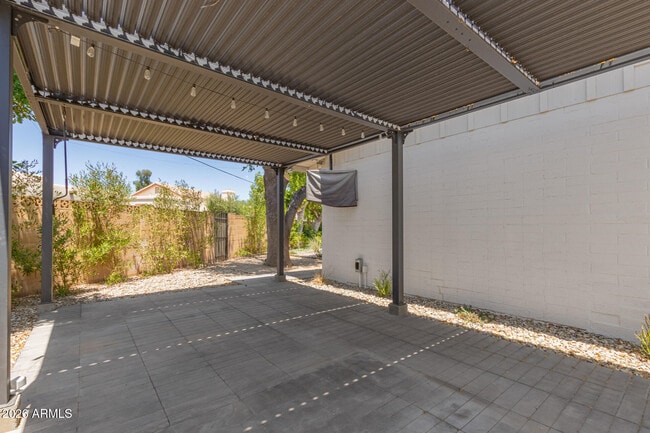 Building Photo - 1280 E Alameda Dr