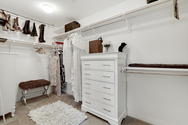 Building Photo - 30916 Snowberry Ln