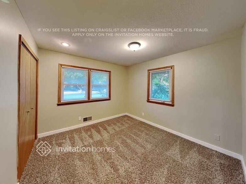 Building Photo - 14920 31st Ave N