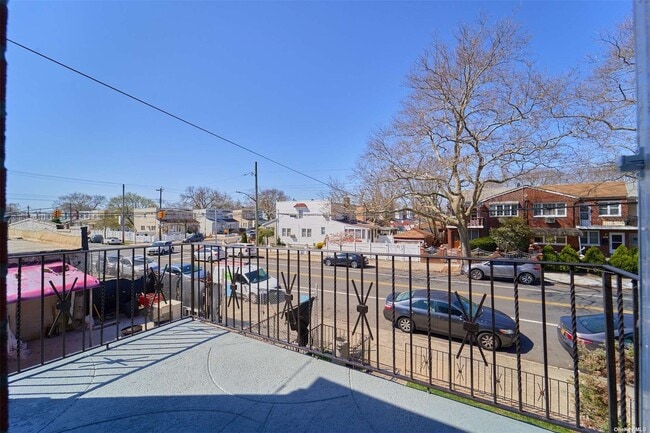 Building Photo - 1283 E 56th St