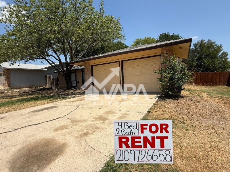 Building Photo - 826 Thrasher Dr