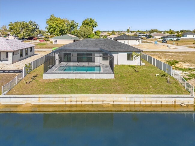 Building Photo - 1720 NE 14th St