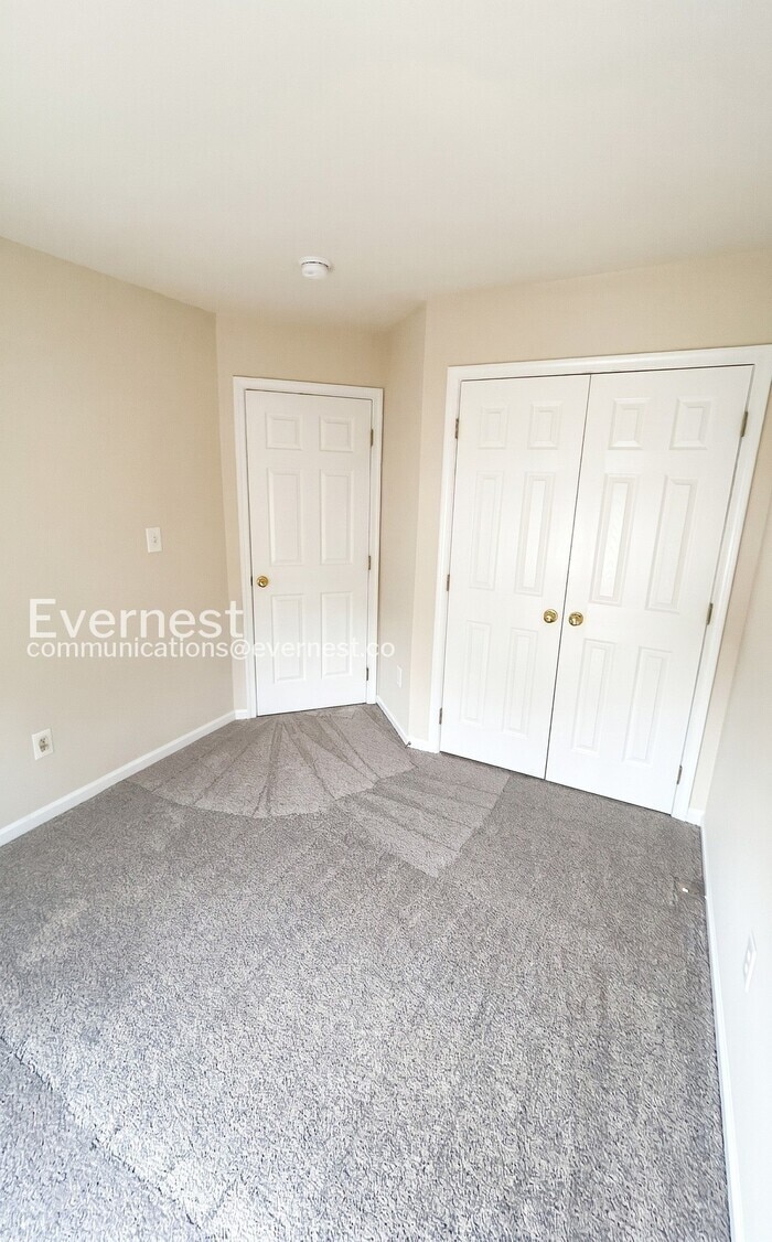 Building Photo - 13422 Burrough Farm Dr