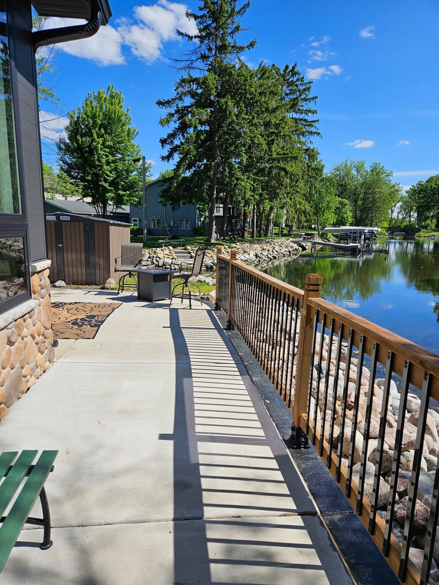 Building Photo - 5913 Lake Edge Rd