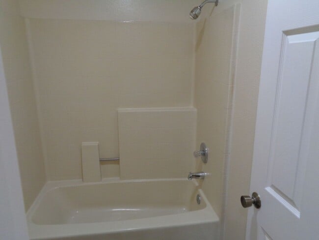 Building Photo - 2 Story 2 Bedroom Condo in the Willow Creek Condo Complex