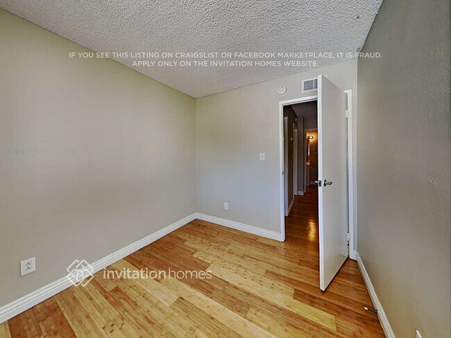 Building Photo - 9645 Karmont Ave
