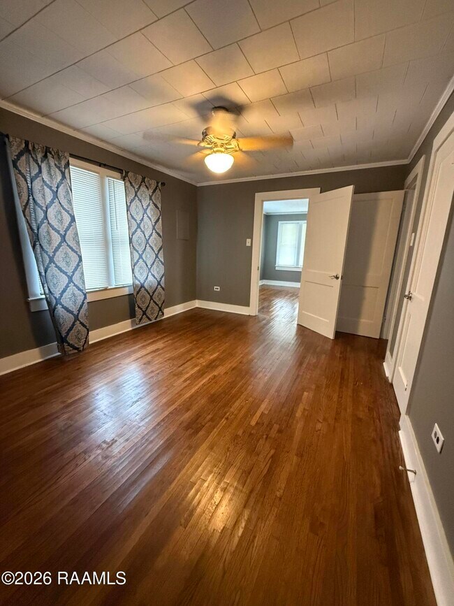 Building Photo - 611 Everette St