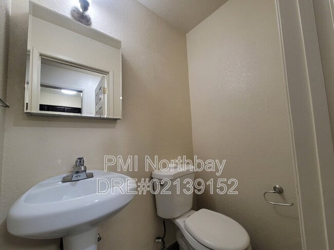 Building Photo - 1206 Dana Dr