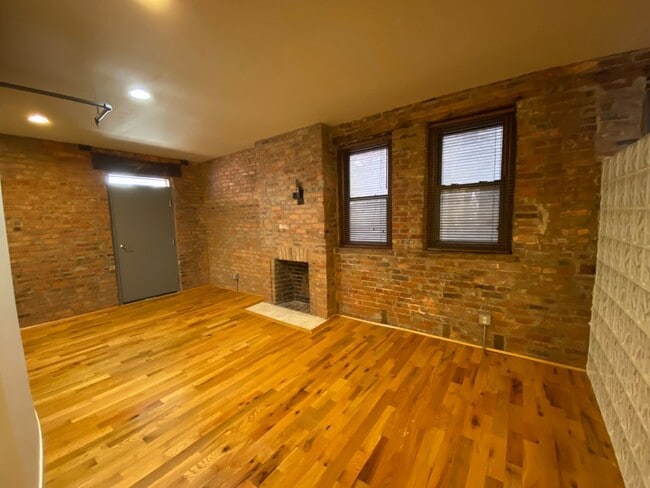 Building Photo - 404 Reading Rd