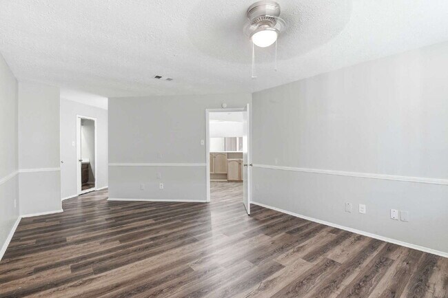 Building Photo - 6519 Bridgegate Dr