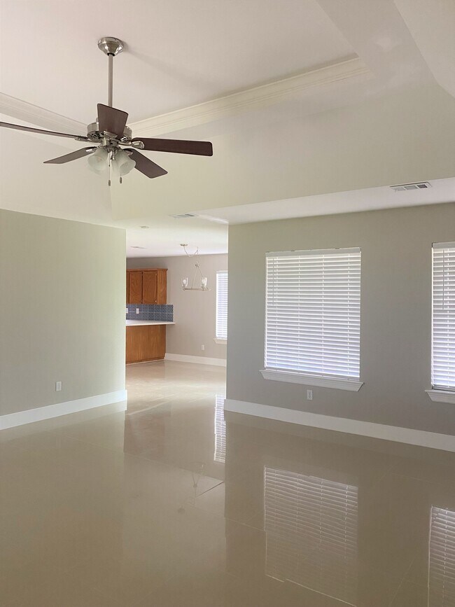 Building Photo - 2214 Mile 14 N