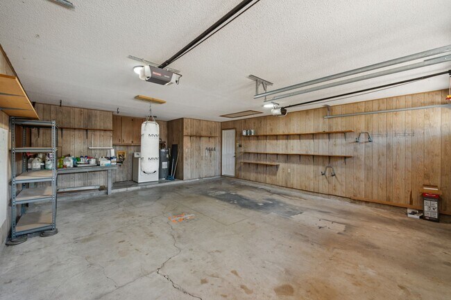 Building Photo - Cute & Convenient Home in Mission!