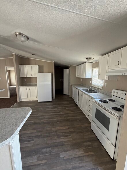 Building Photo - 9211 Gleneagle Dr