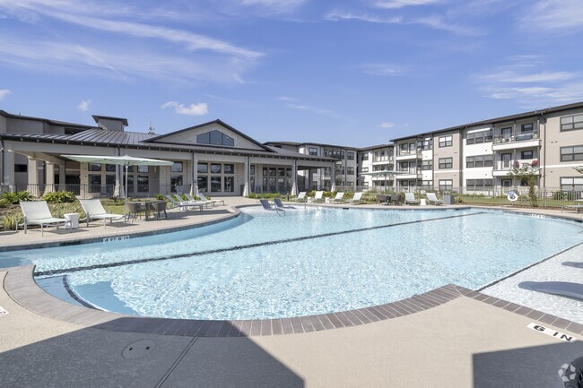 Building Photo - Solea Cinco Ranch 55+ Active Adult