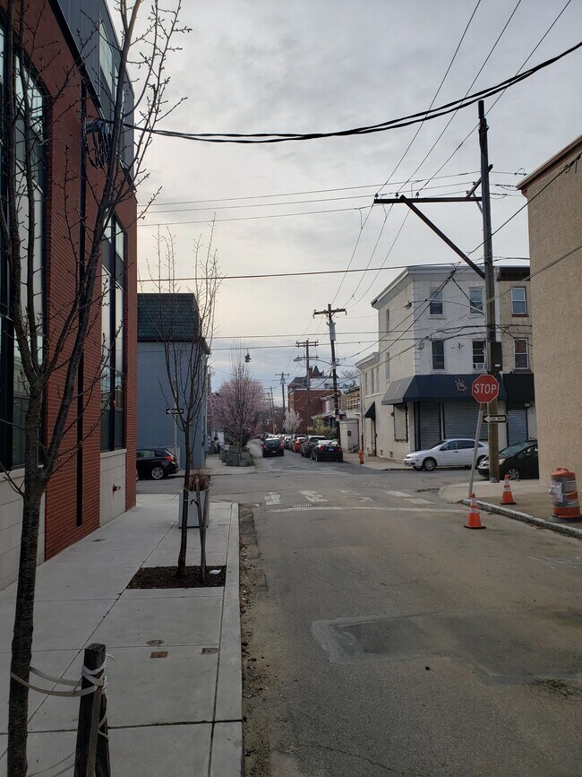Building Photo - 2737 Cambridge St