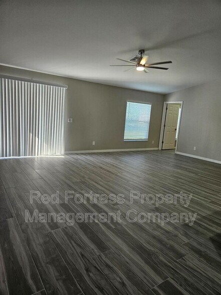 Building Photo - 410 SW 40th Terrace