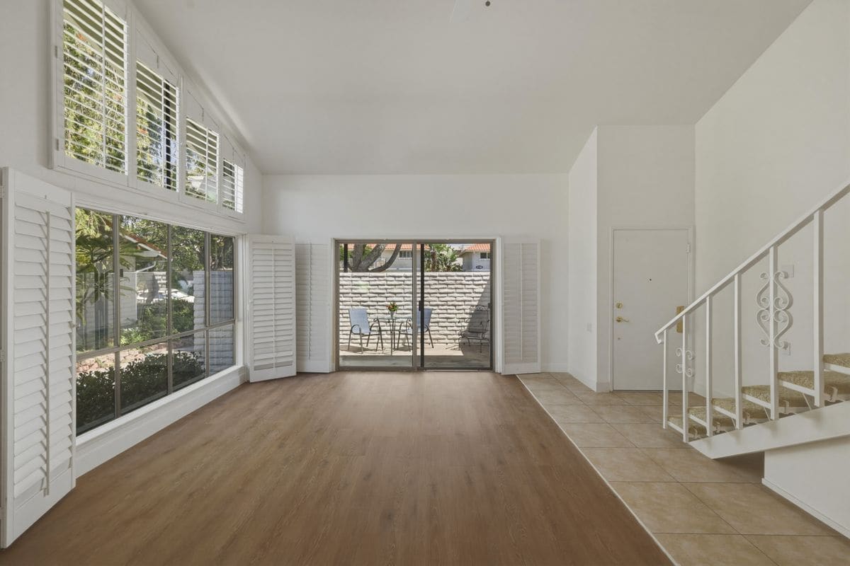 Building Photo - 2022 Via Mariposa E