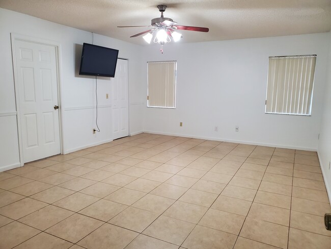 Master Bedroom - 1250 Primrose Ln