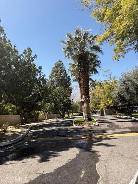 Building Photo - 510 N Villa Ct