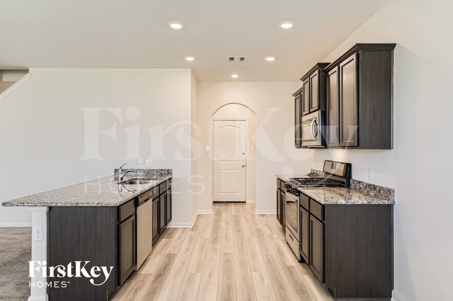 Building Photo - 26732 Frost Dr