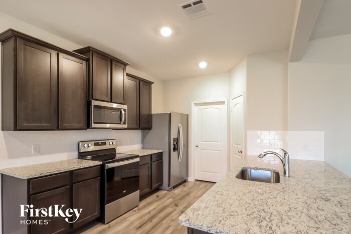 Building Photo - 13629 Lansman Dr