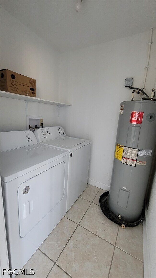 Building Photo - 4404 Santa Barbara Blvd S