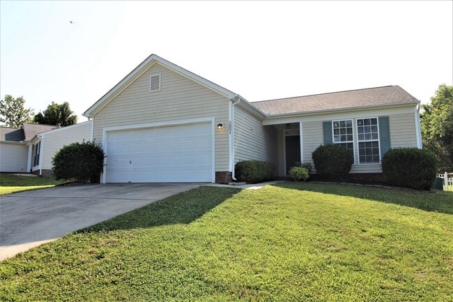 Primary Photo - Charming 3-Bedroom Ranch Home in the Meriw...